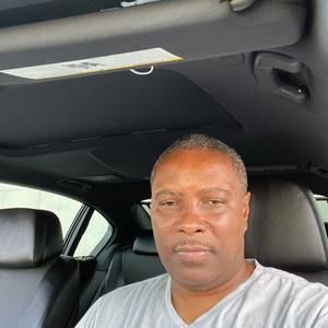 Meet your Posher, Derrick